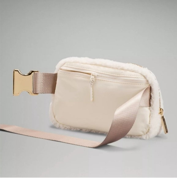 Lululemon White Fleece Crossbody/Belt Bag NWT - Picture 5 of 5